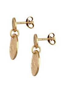 Guldtonade örhängen med en hamrad yta, innehållande cirkulära hängande delar, hopkopplade med metallöglor och fästen med fjärilsklämma.