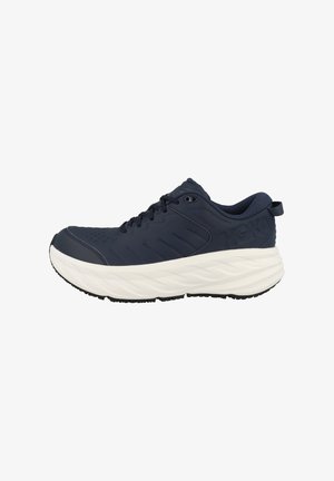 Granatowe buty do biegania z teksturowaną cholewką, dużą białą podeszwą środkową i czarną gumową podeszwą zewnętrzną. Posiadają sznurowaną konstrukcję oraz tylną pętelkę.