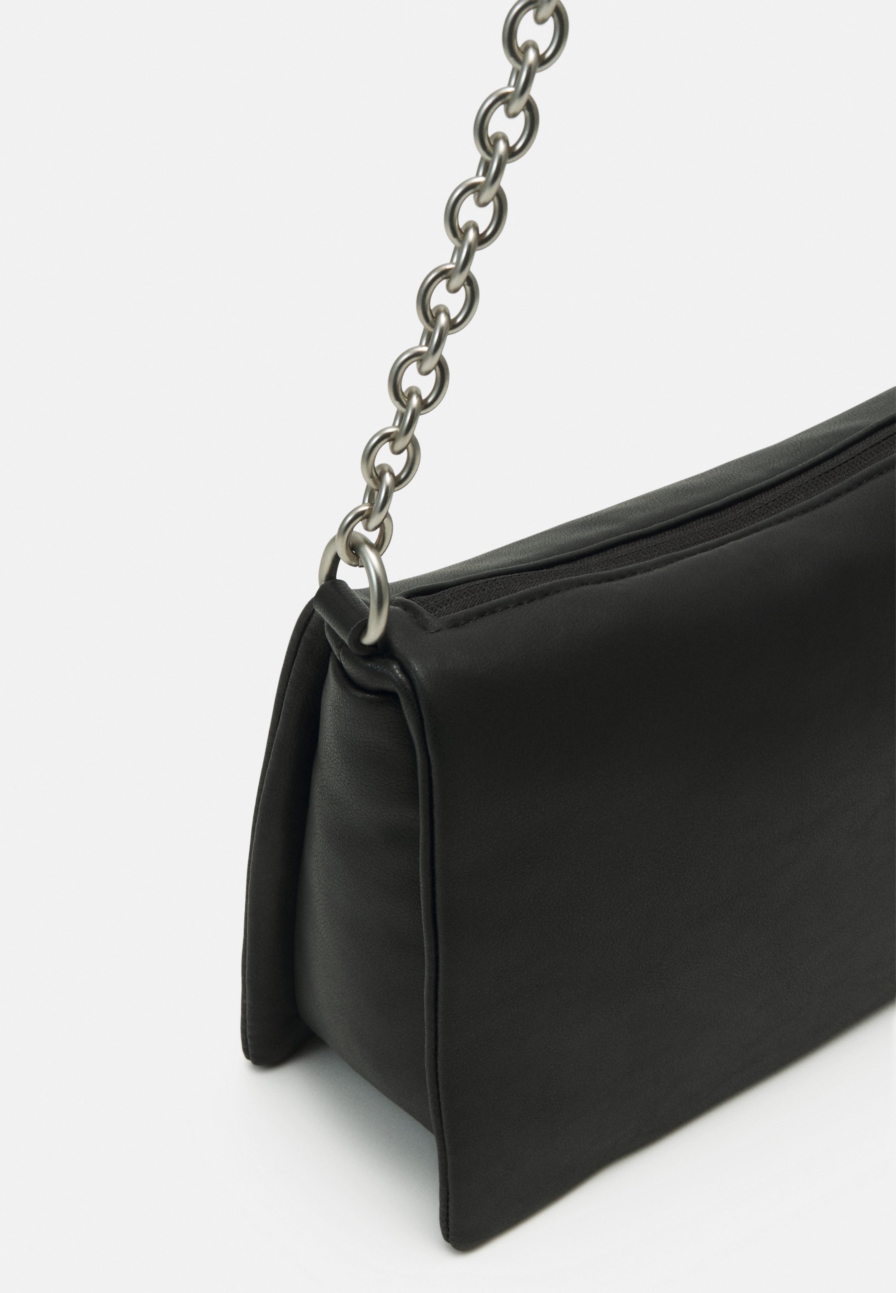 【CK JEAN】 MICRO MONO CHAIN MINI SHOULDER BAG Calvin Klein Jeans MICRO MONO CHAIN FLAP - Cross body bag