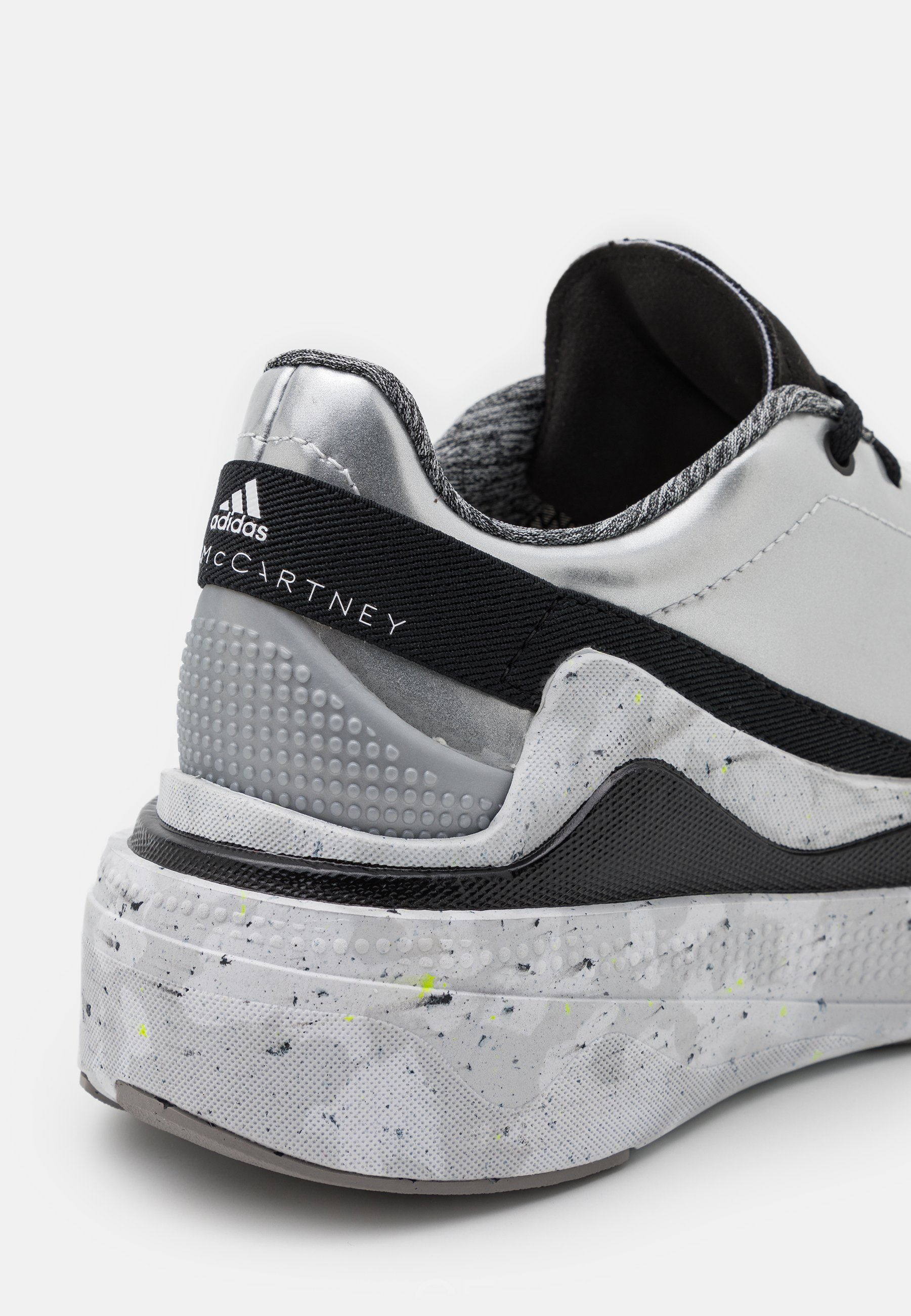 adidas by Stella McCartney EARTHLIGHT 
