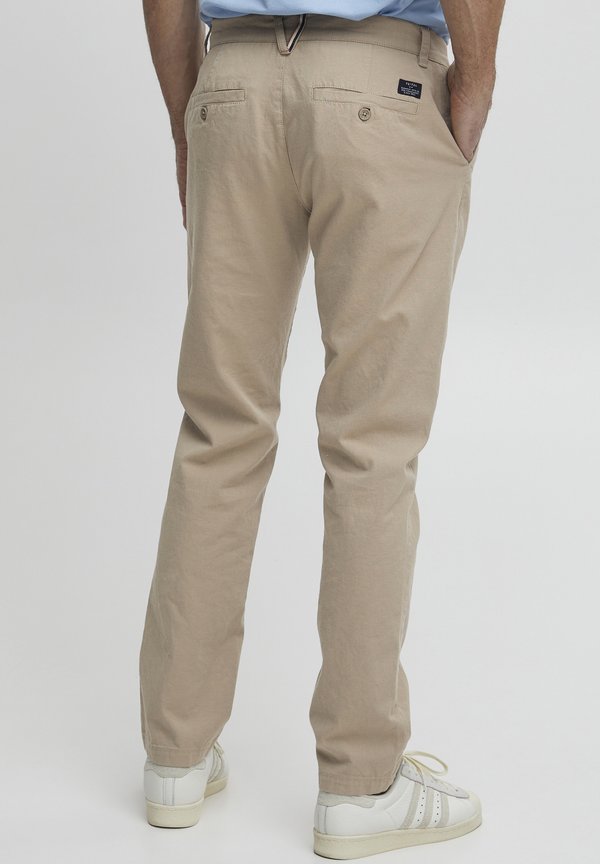 FQSNORRE REGULAR FIT - Chinos - coriander4