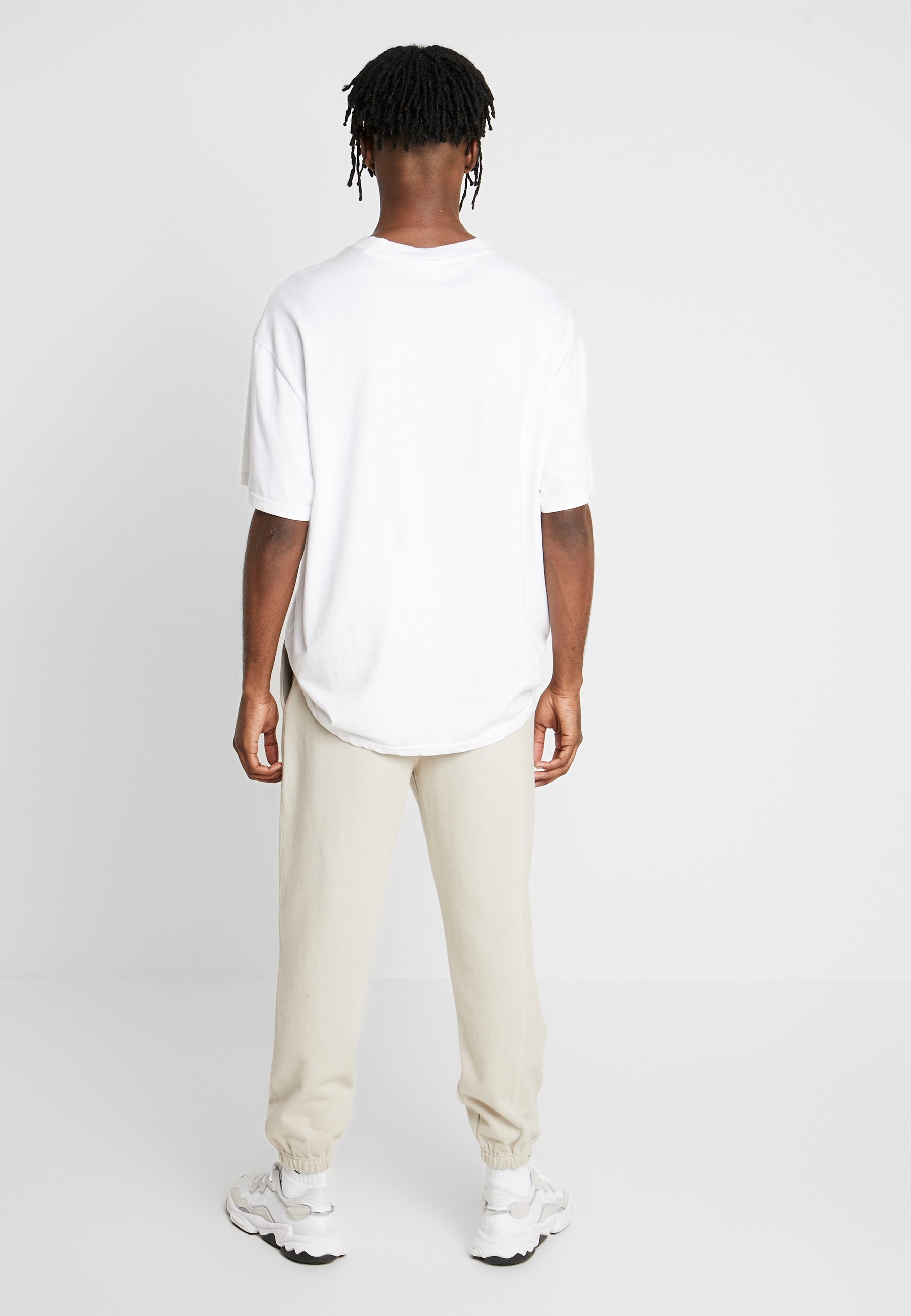 Mennace CONTRAST TEXTURE COLLEGE Joggebukse beige Mennace CONTRAST TEXTURE COLLEGE Joggebukse beige