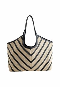 Große Tragetasche mit einem Chevron-Muster in Beige und Schwarz, mit einer abgerundeten Oberseite und zwei stabilen schwarzen Tragegriffen.