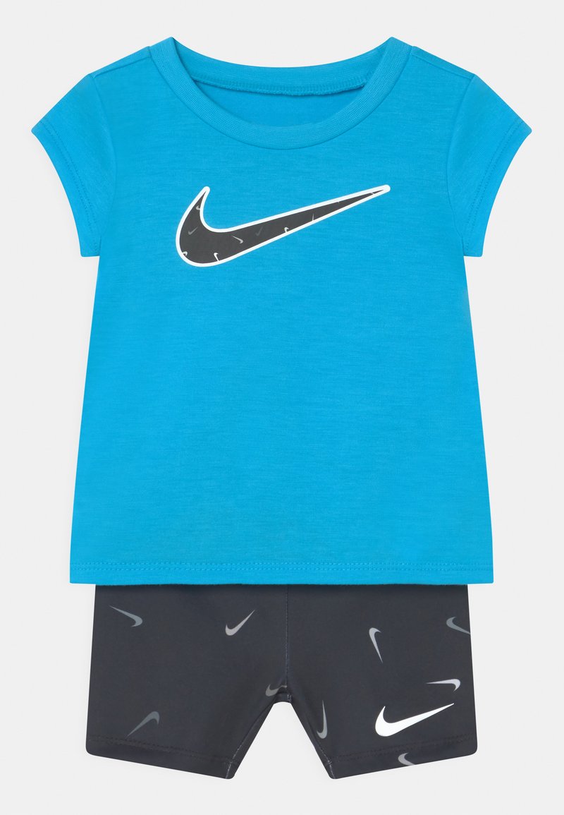 Nike Sportswear Shorts zwart