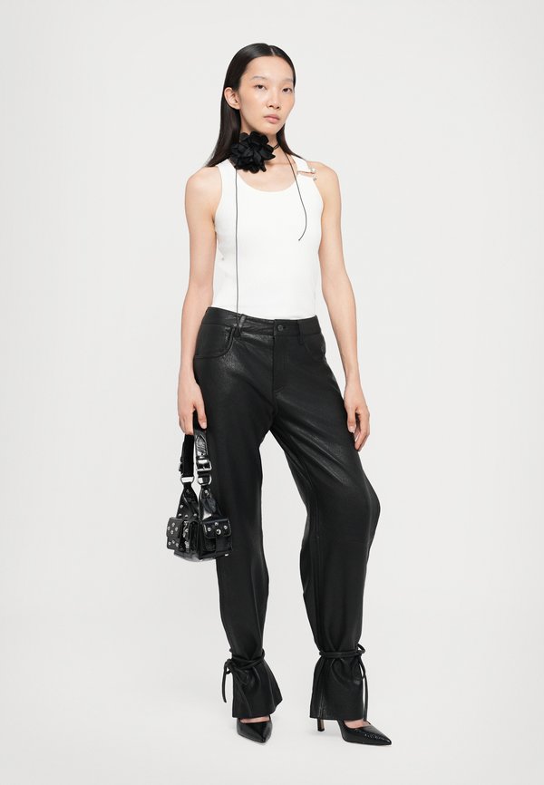 CRYSTAL BUCKLE DETAIL TANK - Top4