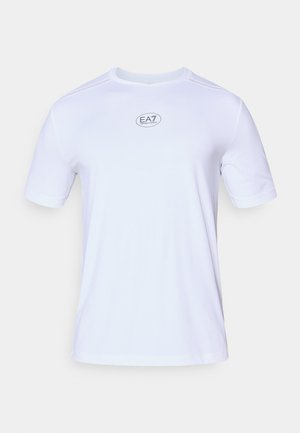 Camisola atlética de mangas curtas brancas, feita de um tecido de malha leve e respirável. Apresenta um decote redondo e um logótipo circular EA7 no peito.