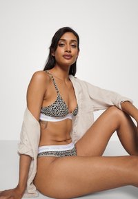 Calvin Klein Underwear THONG CK ONE COTTON - String - grey heather