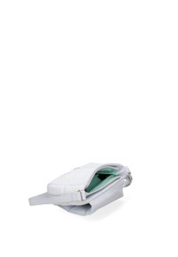 Borsa a tracolla grigia chiaro realizzata in materiale morbido, con una cerniera, un interno verde menta e una tracolla regolabile. Design compatto e funzionale.