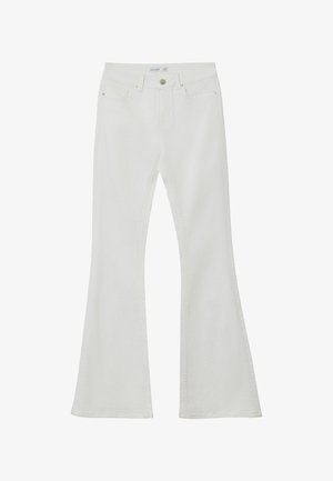 Weiße, hoch taillierte Jeans aus Denim mit ausgestellten Beinen, Frontknöpfen, Reißverschluss und Fünf-Taschen-Design.