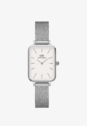 Sølv rektangulært ur med en hvid urskive, simple timemarkører og en mesh metal rem, der har en lille krone på siden til justeringer.