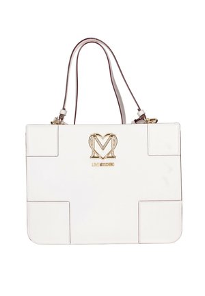 Bolso de mano de cuero blanco con logotipo y acentos en tono dorado. Presenta un diseño estructurado, dos asas y costuras en contraste.