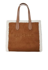 Bruine suède draagtas met crèmekleurige fleece afwerking, dubbele leren handvatten en een geperst "MARC ELLIS" logo aan de voorkant. Rechthoekige vorm.