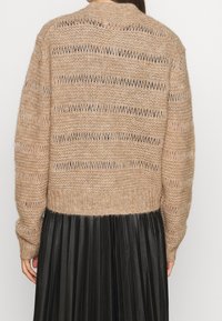 JUST FEMALE Kardigan - light brown