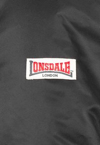 Lonsdale PASSFORM TERN HILL - Bomber stiliaus striukė - black