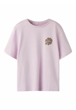 - T-shirt z nadrukiem