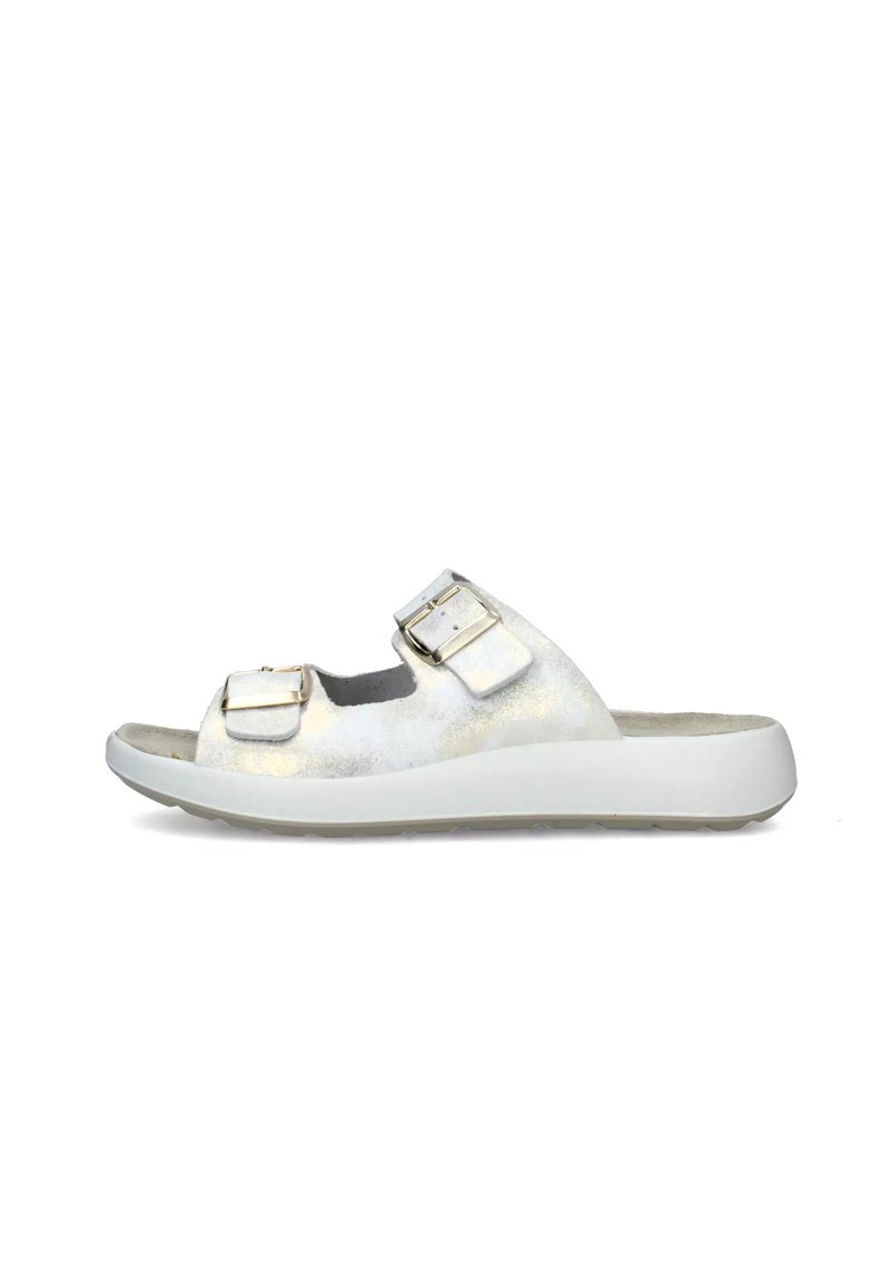 Sandali bianchi open-toe con due fibbie regolabili, parte superiore morbida e testurizzata e suola bianca imbottita. Finitura iridescente sottile.