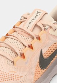 Nike Performance AIR ZOOM PEGASUS 41 UNISEX - Chaussures de running sur route - guava ice/cave stone/orange pulse/malt