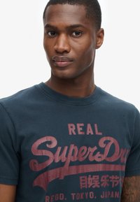 Superdry & Co VINTAGE LOGO GRAPHIC - Camiseta estampada - eclipse navy