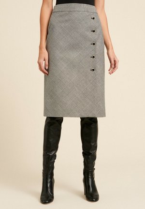 FIALA - Falda acampanada - black