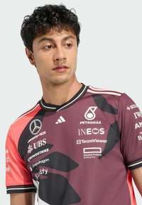 adidas Performance AMG PETRONAS FORMULA ONE DRIVER AUTHENTIC - Sports T-shirts - aurora ruby   turbo   off white