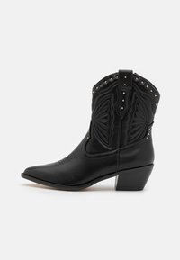 Cowboy-/Bikerstiefelette - black