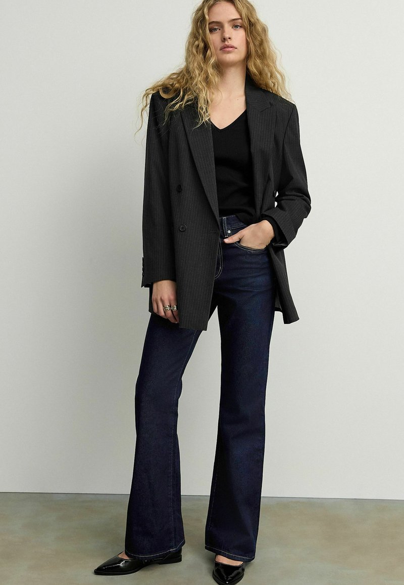 Next PETITE FIT  - Zvonové džínsy - rinse