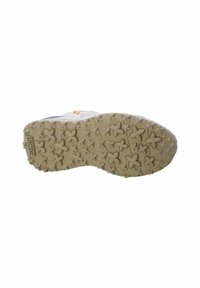Suola della scarpa con una suola in gomma beige texturizzata, caratterizzata da un motivo floreale e un design flessibile, adatta a vari terreni.