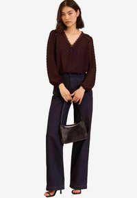 Love & Roses V NECK TRIM DOBBY - REGULAR FIT - Blúzka - red