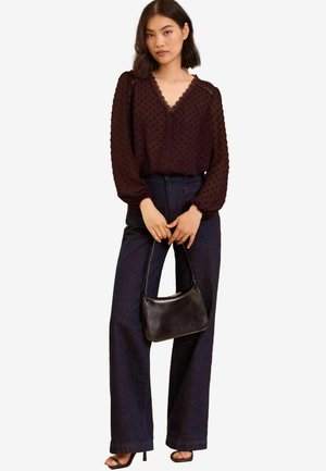 Love & Roses V NECK TRIM DOBBY - REGULAR FIT - Pusero - red