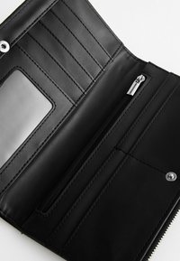 Next LARGE RING DETAILED - REGULAR FIT - Portafoglio - black