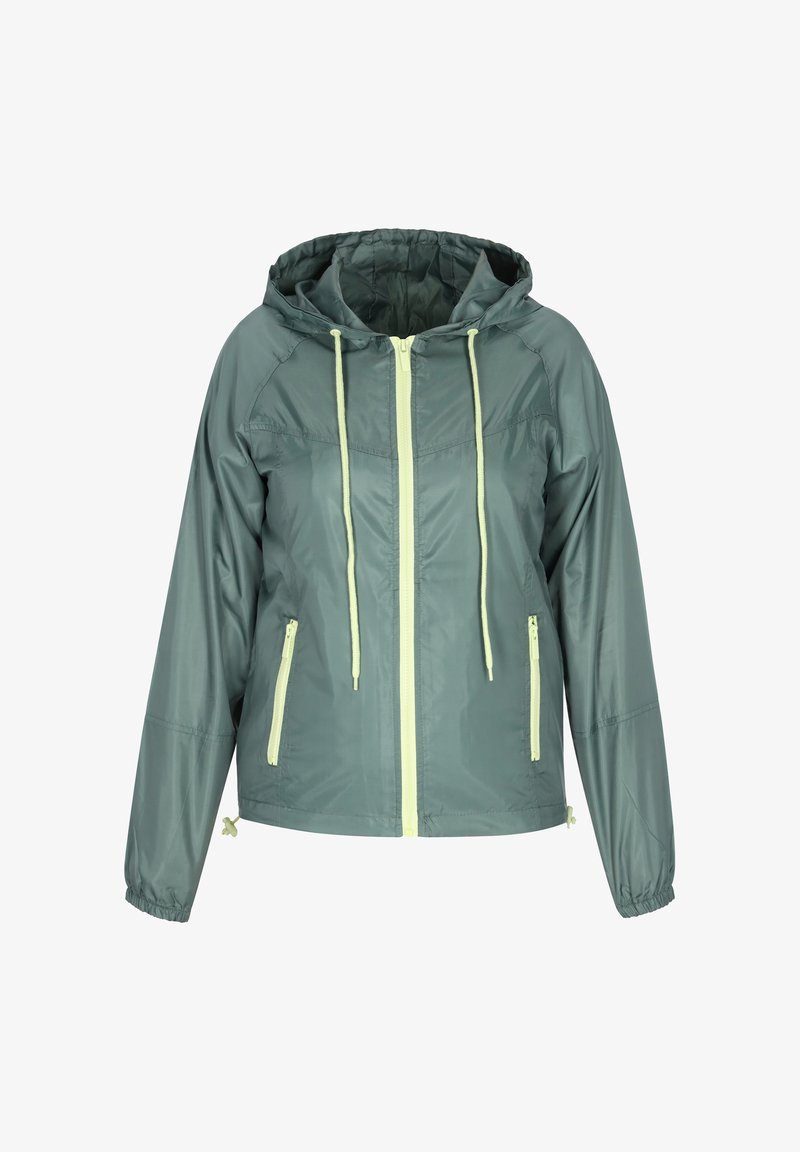 Rompevientos ligero y verde con capucha, cremallera amarilla en contraste y cordones, puños elásticos y dos bolsillos laterales.
