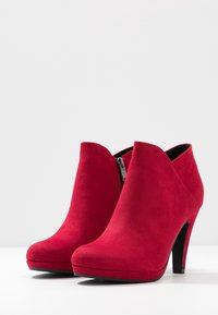 Marco Tozzi Botines de tacón - red