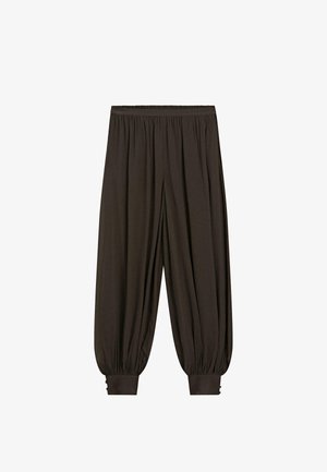 Pantalon large marron foncé avec taille élastique froncée et poignets ajustés avec détails de boutons.