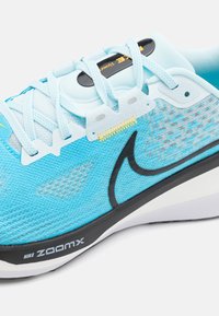 Nike Performance VOMERO - Scarpe da corsa su strada - baltic blue/black/glacier blue/white/laser orange