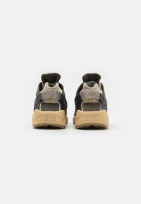 Nike Sportswear Sneakers - khaki
