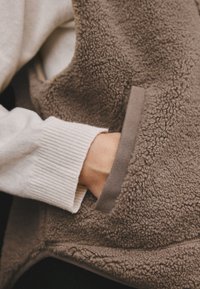 Next REGULAR FIT  - Waistcoat - khaki