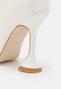 RAID MALINA - Botas de salto alto - white