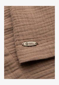 Non sélectionné, brown