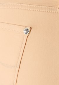 Pepe Jeans Skinny-Farkut - apricot