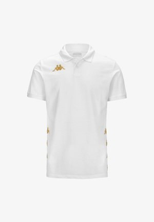 Polo blanc avec col et trois boutons, présentant des logos Kappa dorés sur la poitrine gauche et le long des côtés. Manches courtes, en coton.