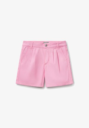 Lichtroze shorts van glad stof, met voorplooien, twee zijzakken, een metalen knoopsluiting en lussen voor een riem.