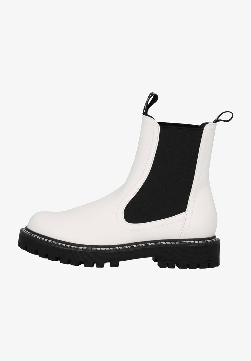 Bota Chelsea blanca con panel lateral elástico negro, cuero texturizado, punta redondeada y suela gruesa de goma negra; presenta costuras blancas contrastantes.