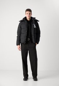 Calvin Klein Jeans ESSENTIALS JACKET - Talvejope - black