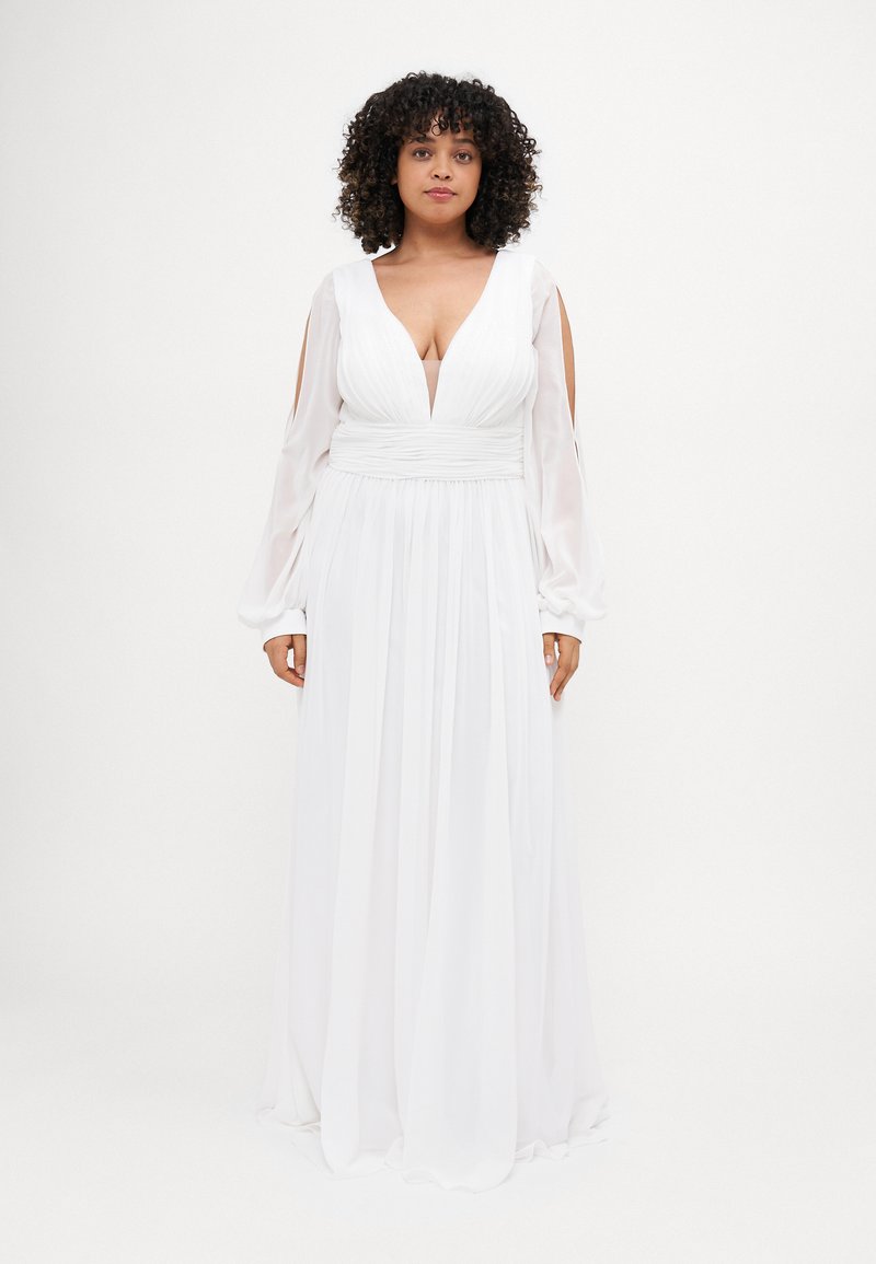 Weißes langes Kleid mit tiefem V-Ausschnitt, gerafftem Bund, fließendem Rock und langen durchsichtigen Ärmeln, die über ausgeschnittene Schultern verfügen und eine glatte Textur aufweisen.