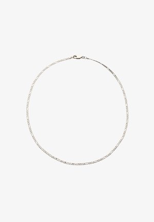Sølv kædedykked med forlængede ovale led med en poleret finish. Klipslukning i den ene ende, enkelt og delikat design.