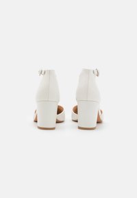Miniatuurafbeelding 4
