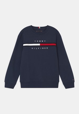 Marineblauwe sweatshirt met een ribbelboord aan de ronde hals, lange mouwen en een horizontale streep met rode, witte en zwarte accenten; het logo "TOMMY HILFIGER" geborduurd.
