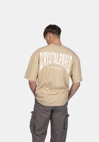 CRYSTAL PARIS Triko s potiskem - brown rice