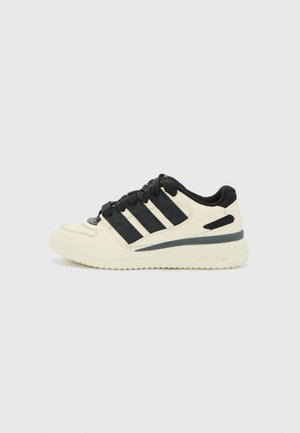 adidas Originals FORUM 2000UNISEX - Baskets basses - off white/core black/grey six