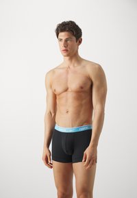 Nike Underwear TRUNK 3 PACK - Trunks - black/aquarius/dark team red